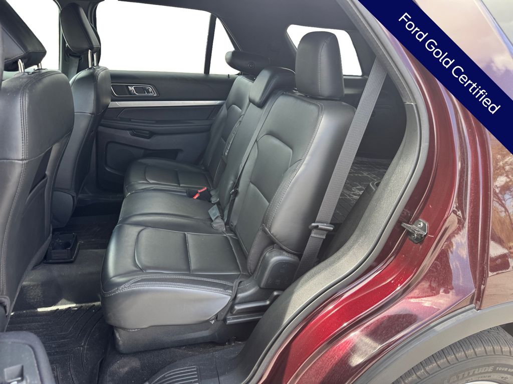 Used 2019 Ford Explorer XLT - photo 3