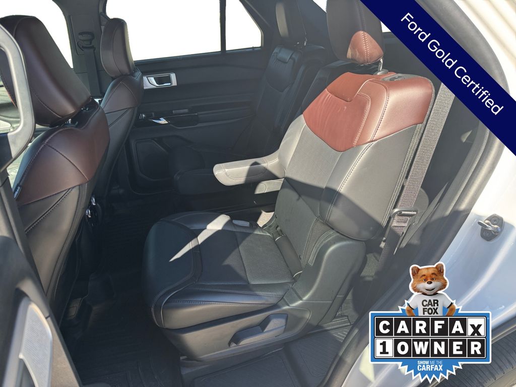 Used 2024 Ford Explorer - photo 2