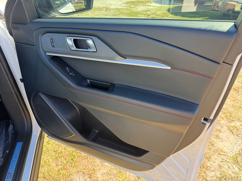 New 2026 Ford Explorer ST-Line - photo 17