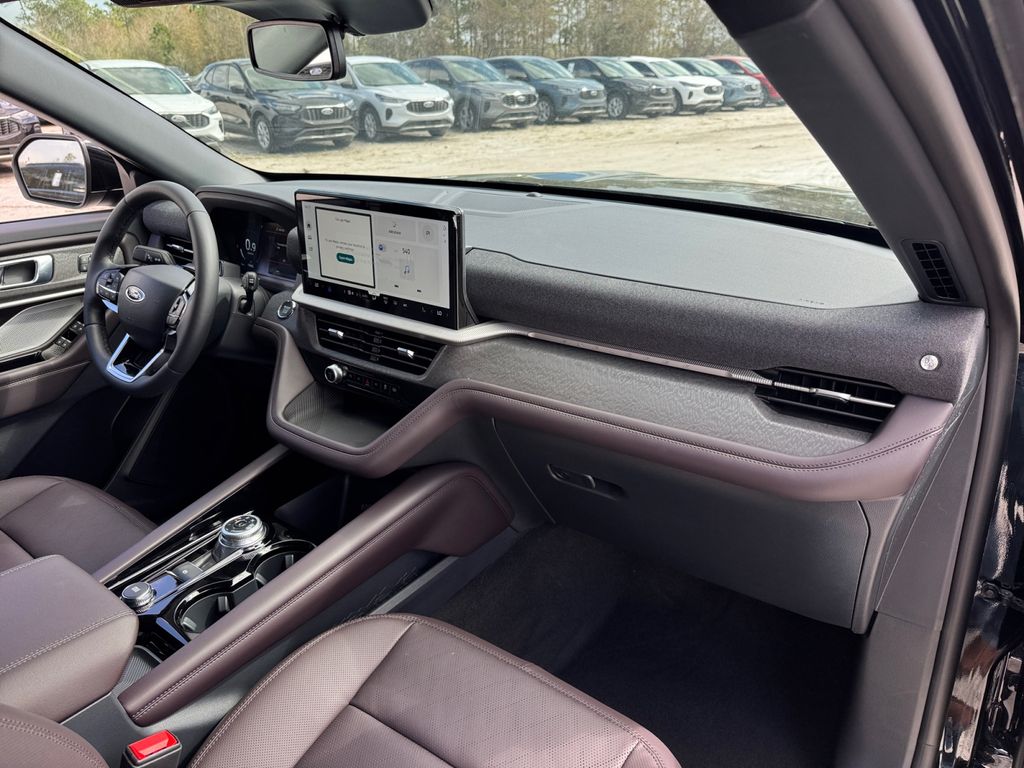 New 2026 Ford Explorer Platinum - photo 18