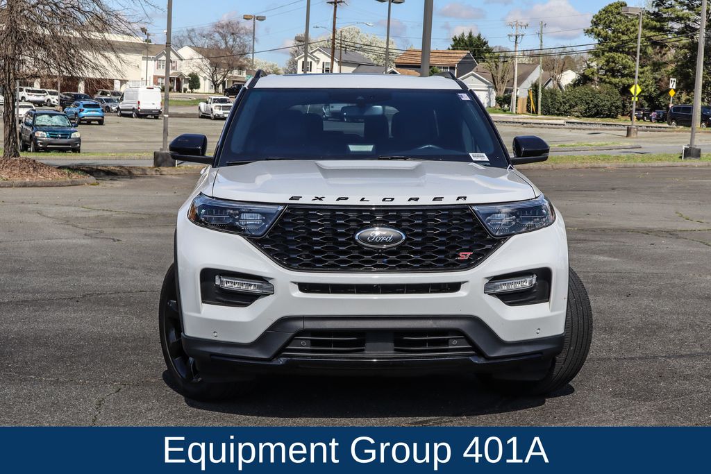 Used 2023 Ford Explorer - photo 2