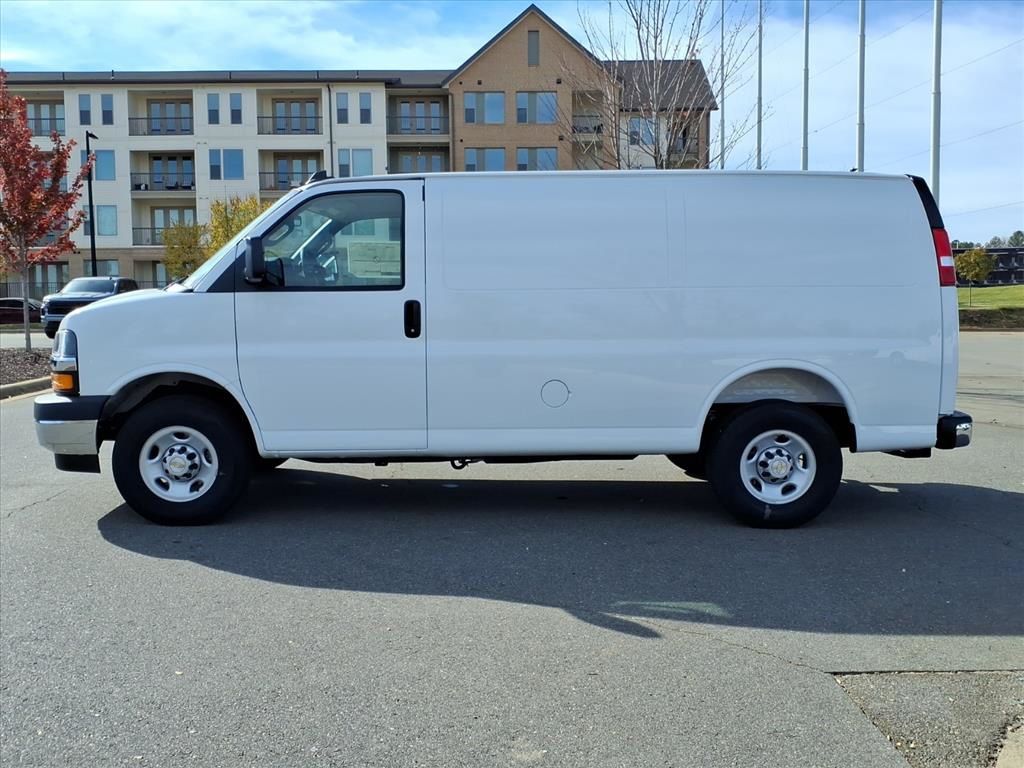 New 2025 Chevrolet Express 2500 Empty Cargo Van - photo 10