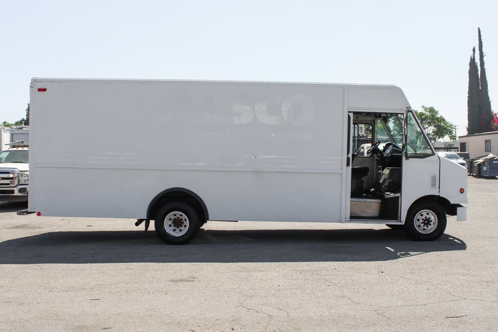 Used 2005 Ford E-450 Stripped Chassis - photo 13
