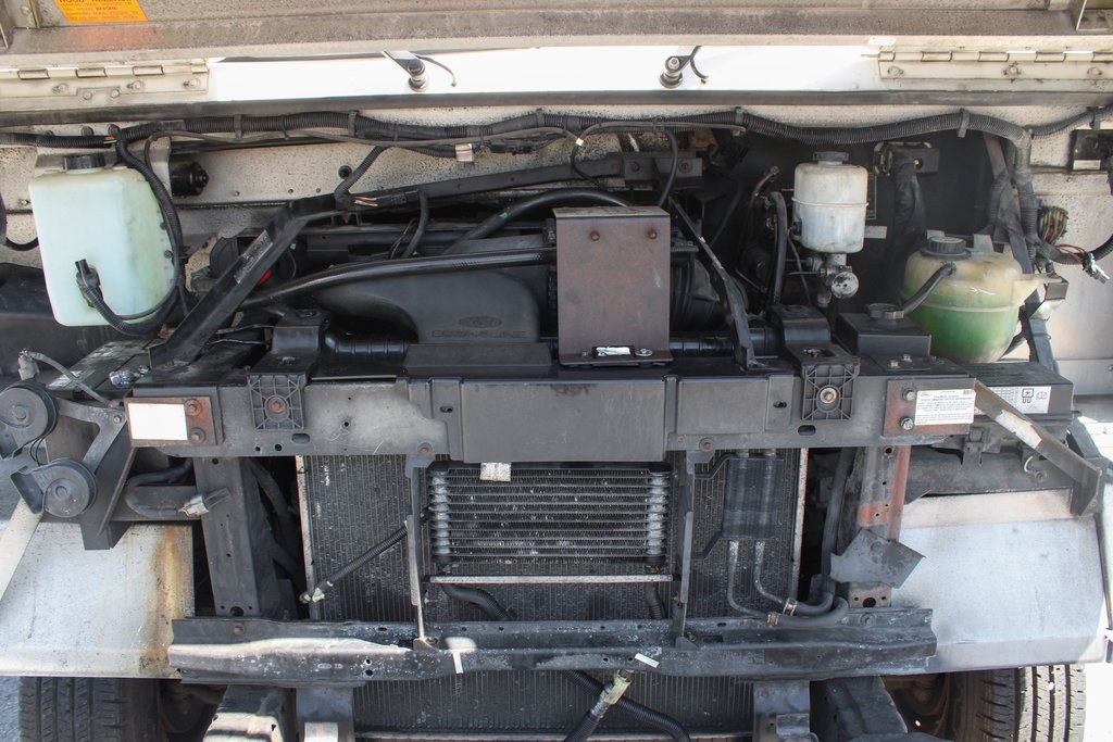Used 2005 Ford E-450 Stripped Chassis - photo 14