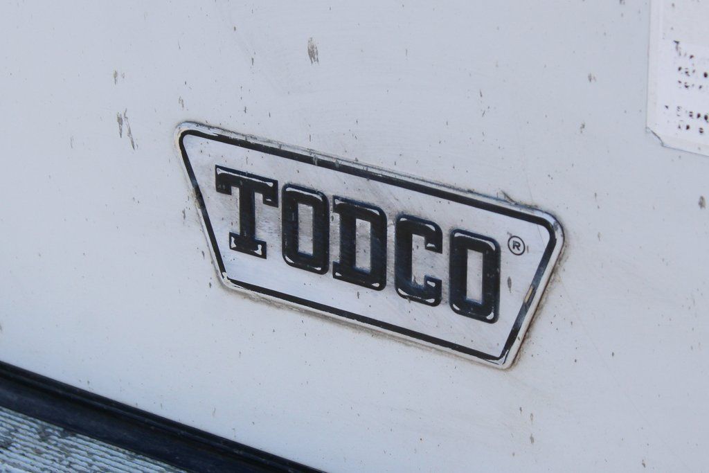 Used 2005 Ford E-450 Stripped Chassis - photo 37