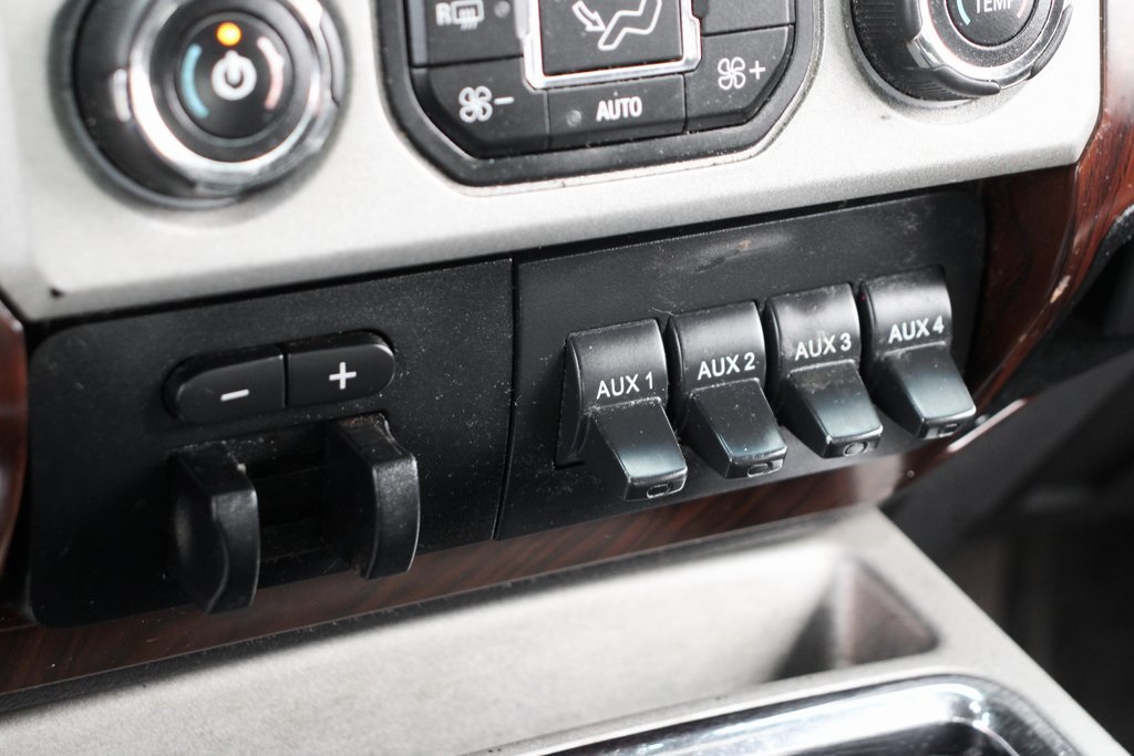 Used 2016 Ford F-250 Lariat Crew Cab - photo 32