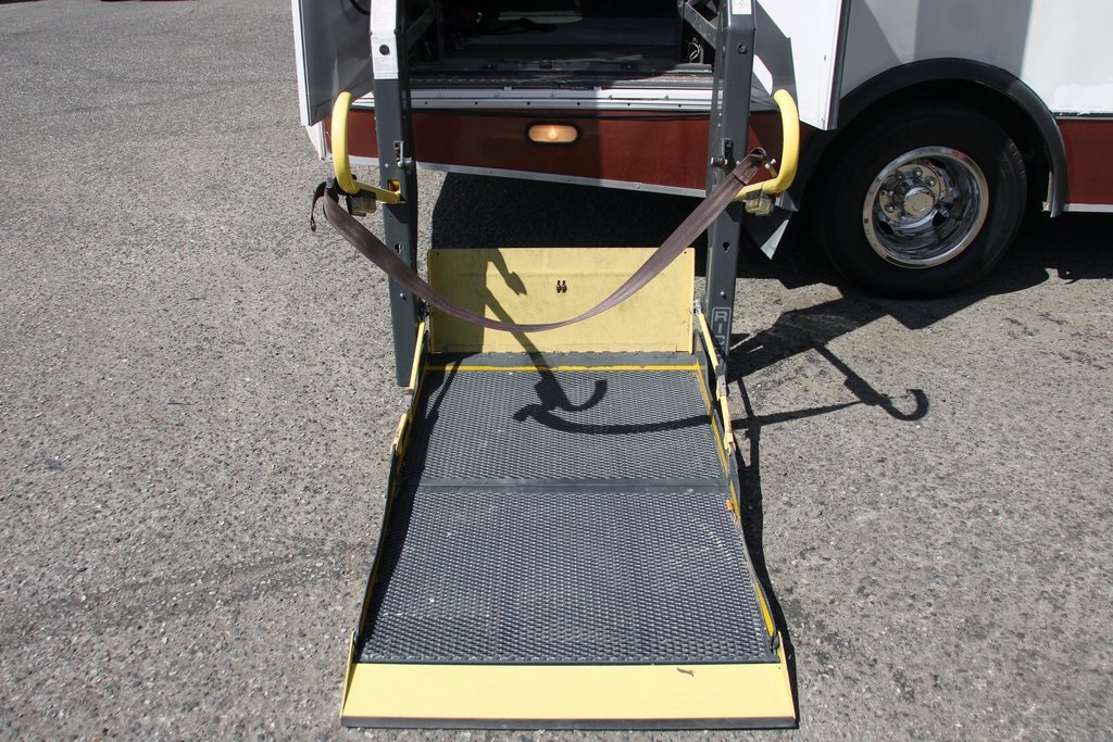 Used 2012 Ford E-450 Cutaway - photo 10