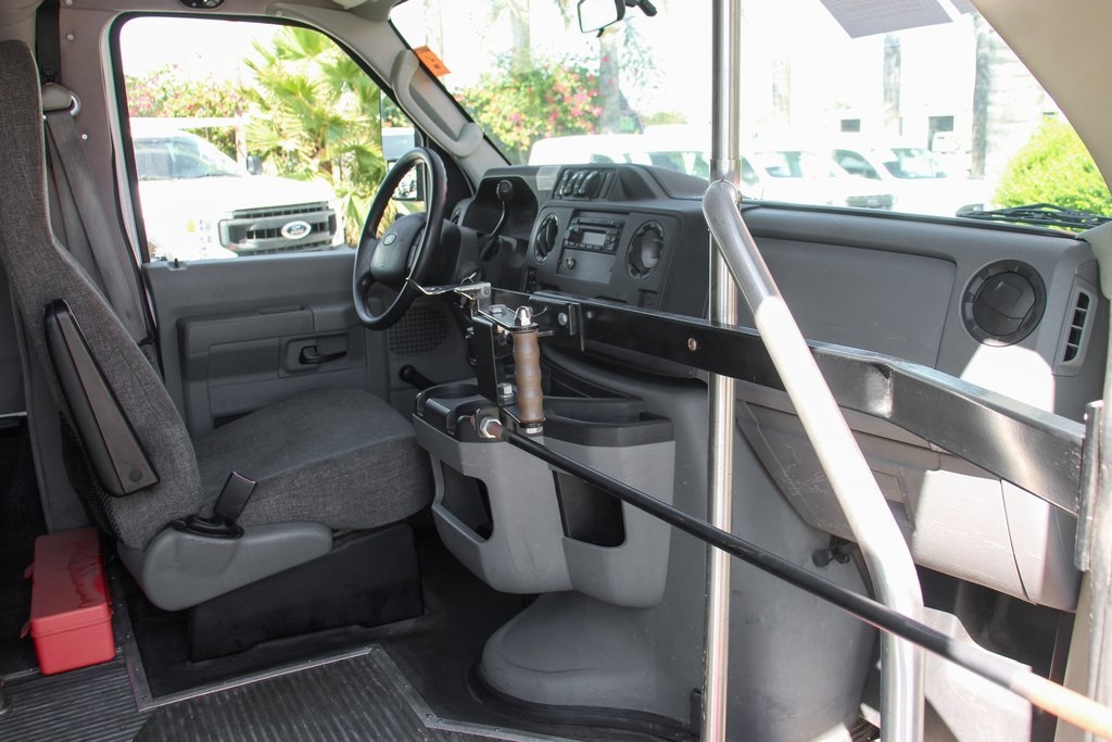 Used 2012 Ford E-450 Cutaway - photo 15