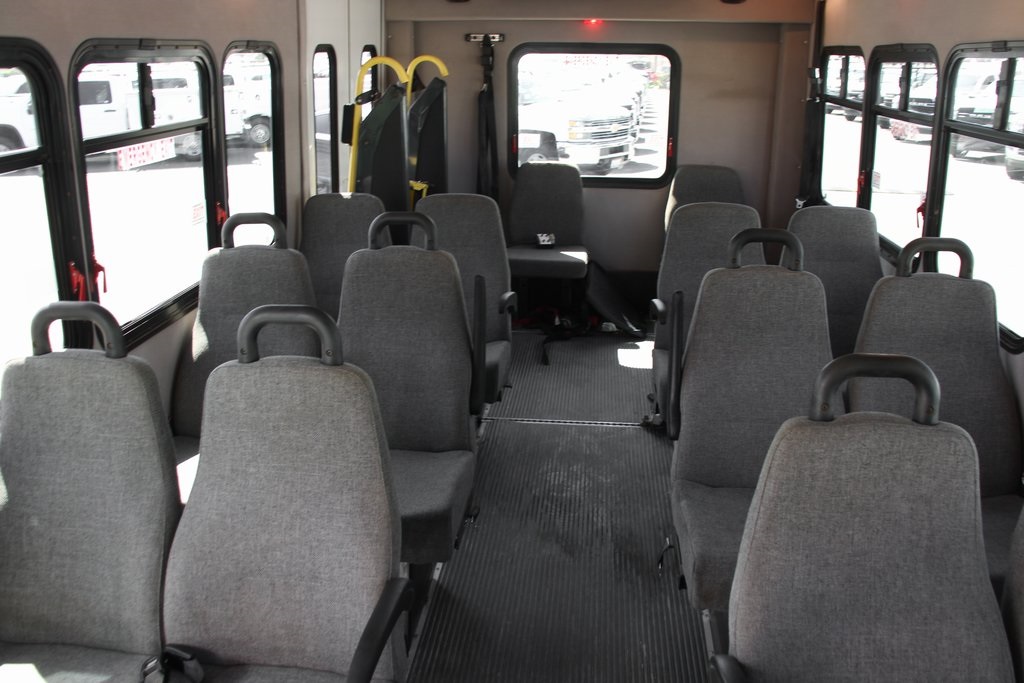Used 2012 Ford E-450 Cutaway - photo 17
