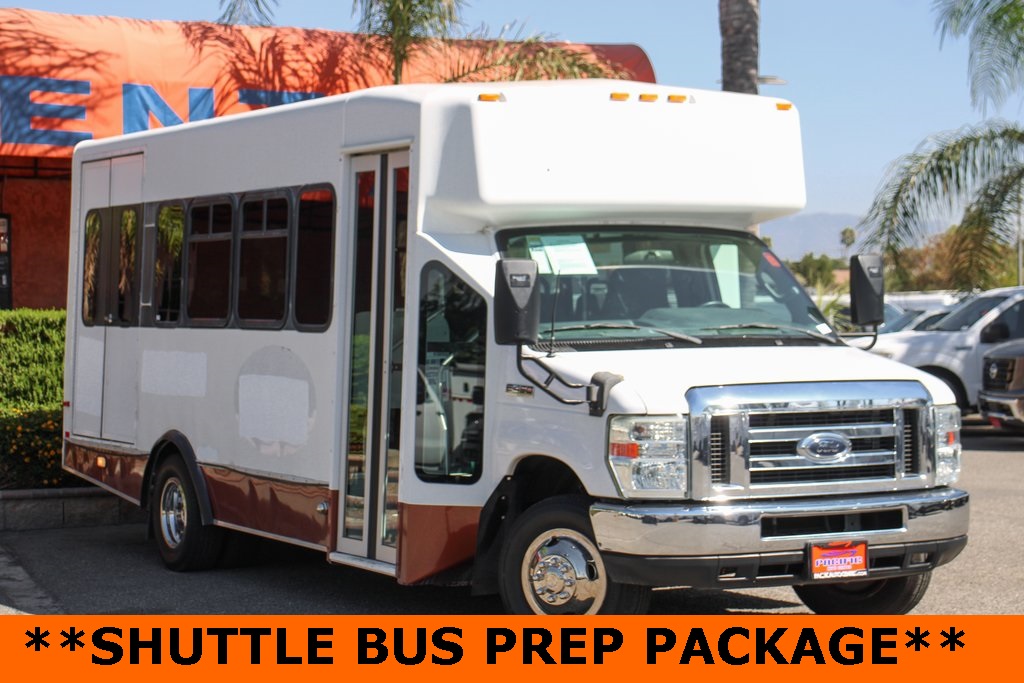 Used 2012 Ford E-450 - photo 2
