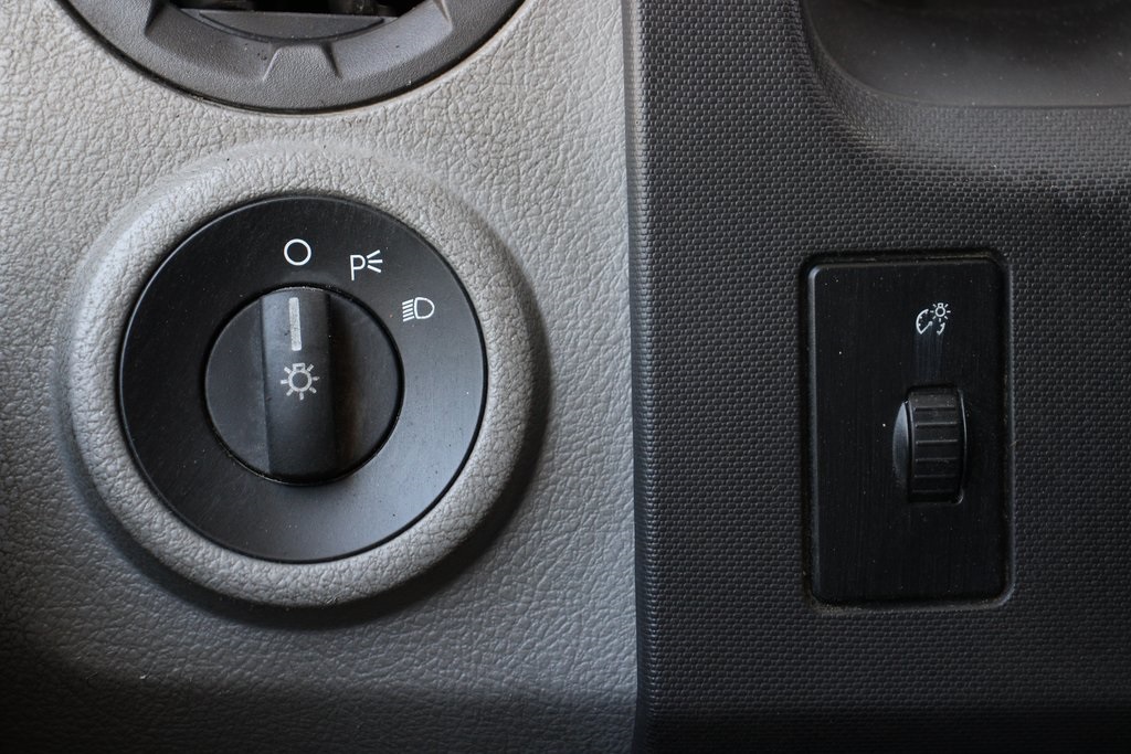 Used 2012 Ford E-450 Cutaway - photo 23