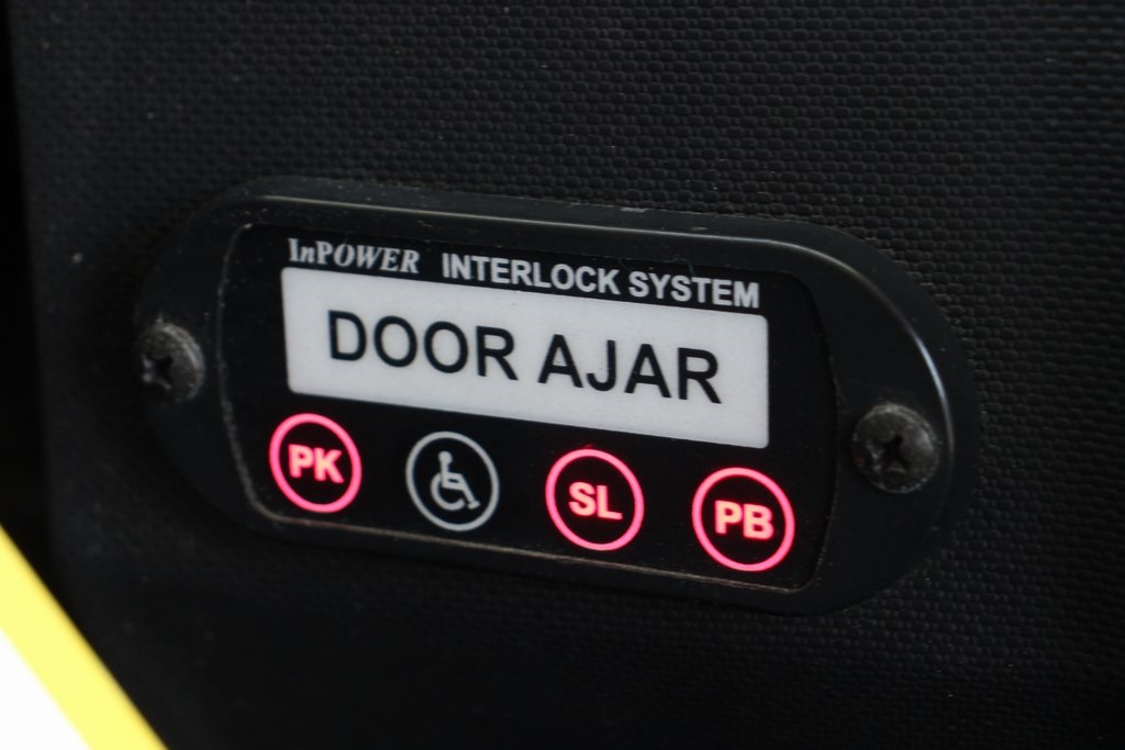 Used 2012 Ford E-450 Cutaway - photo 28