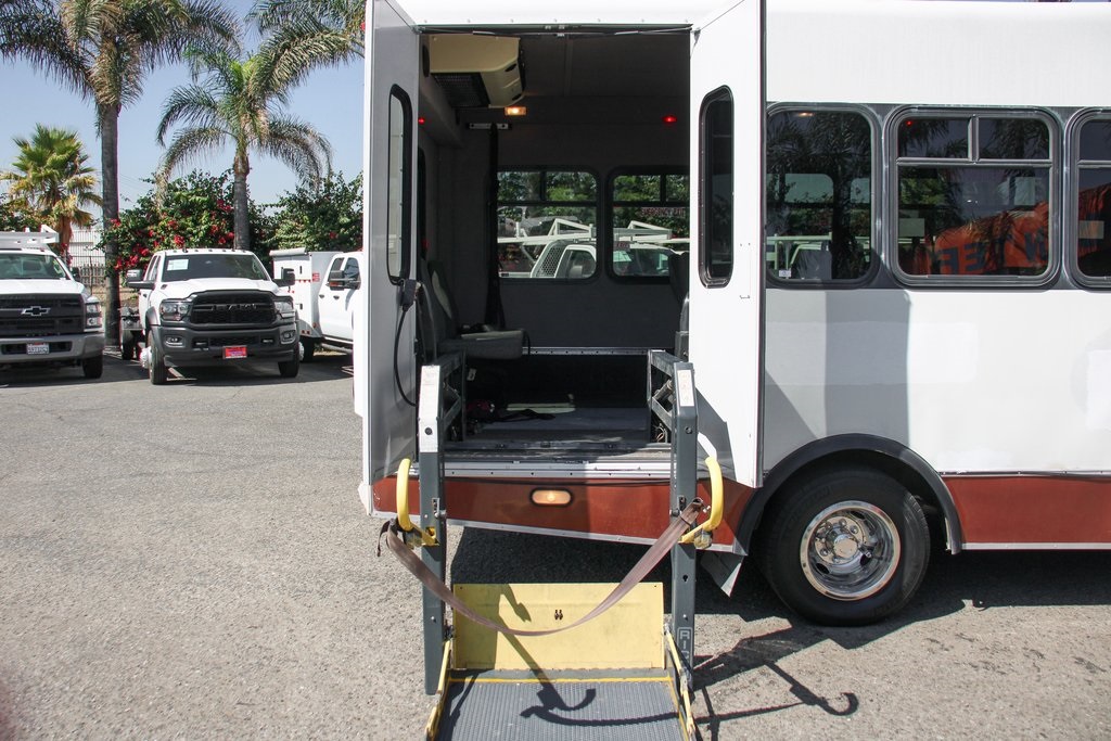 Used 2012 Ford E-450 Cutaway - photo 9