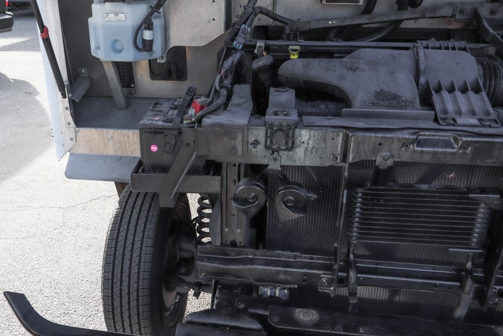 Used 2017 Ford E-350 Stripped Chassis - photo 12