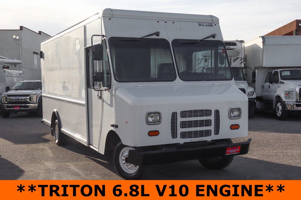 Used 2017 Ford E-350 - photo 2