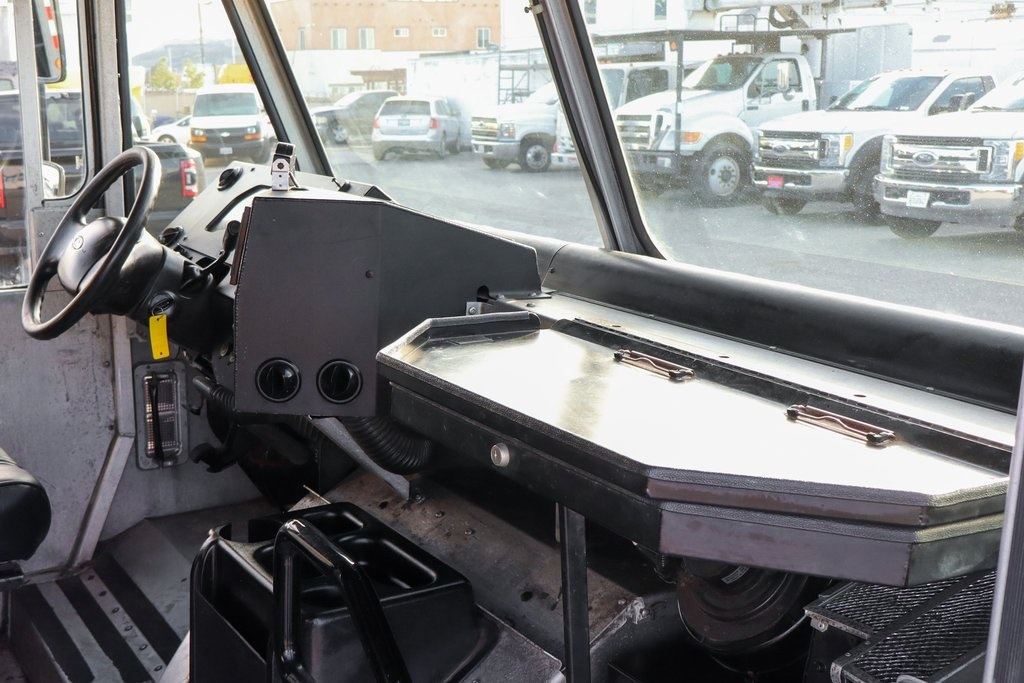 Used 2017 Ford E-350 Stripped Chassis - photo 27