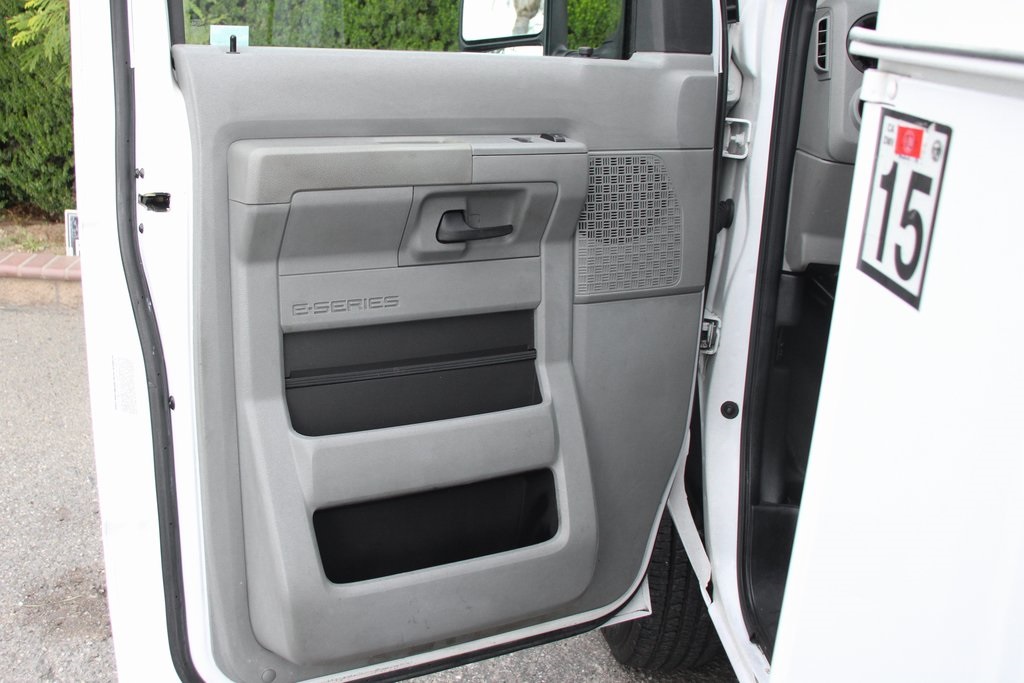 Used 2014 Ford E-350 Cutaway - photo 15