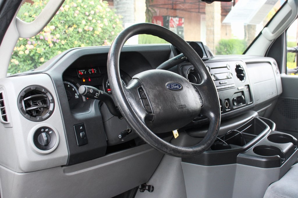 Used 2014 Ford E-350 Cutaway - photo 17