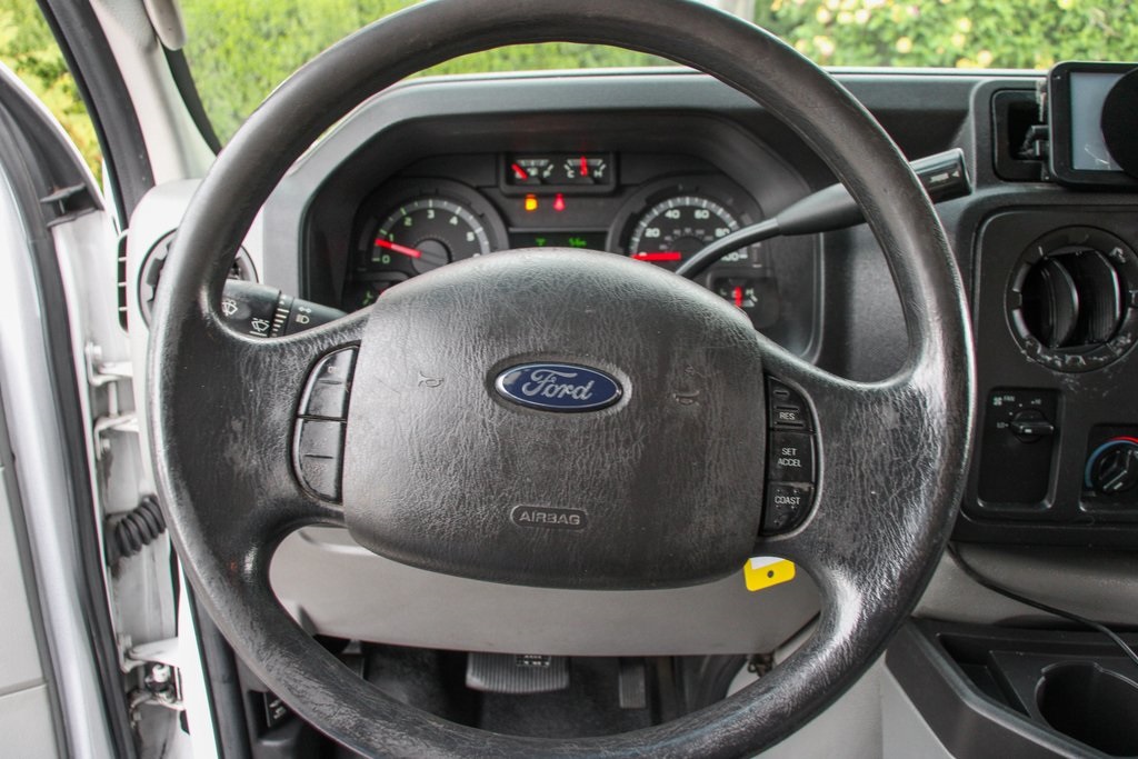 Used 2014 Ford E-350 Cutaway - photo 19