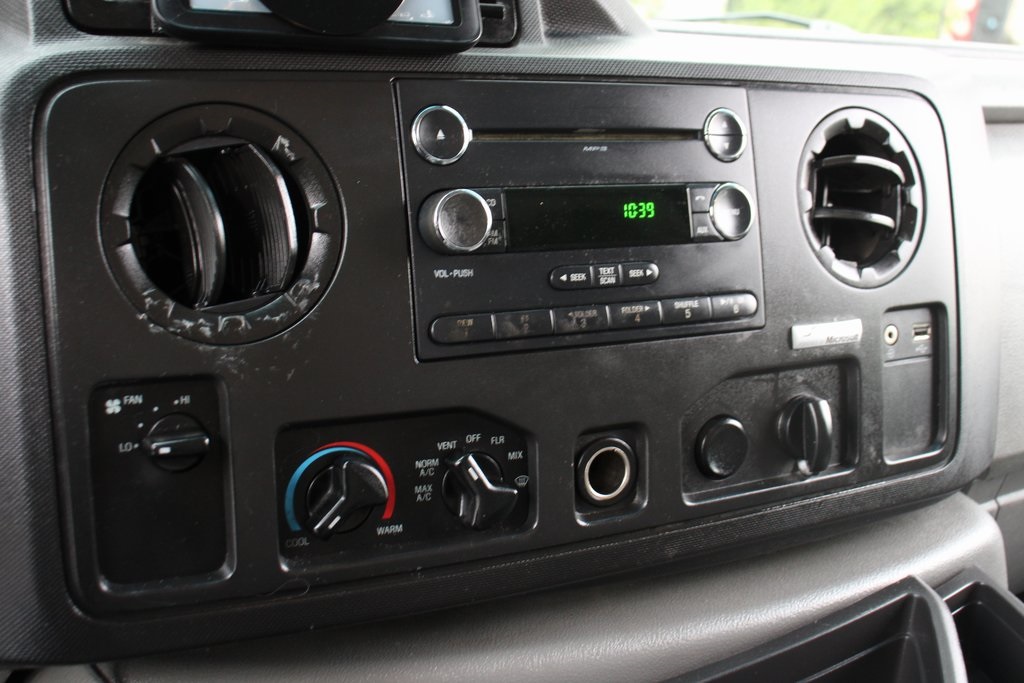 Used 2014 Ford E-350 Cutaway - photo 25