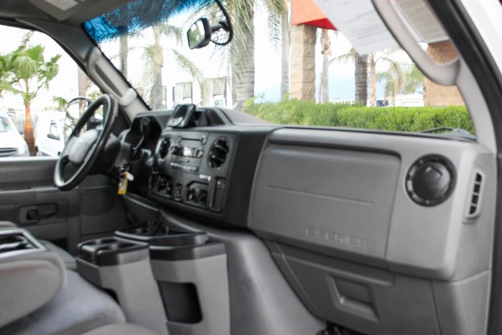 Used 2014 Ford E-350 Cutaway - photo 28