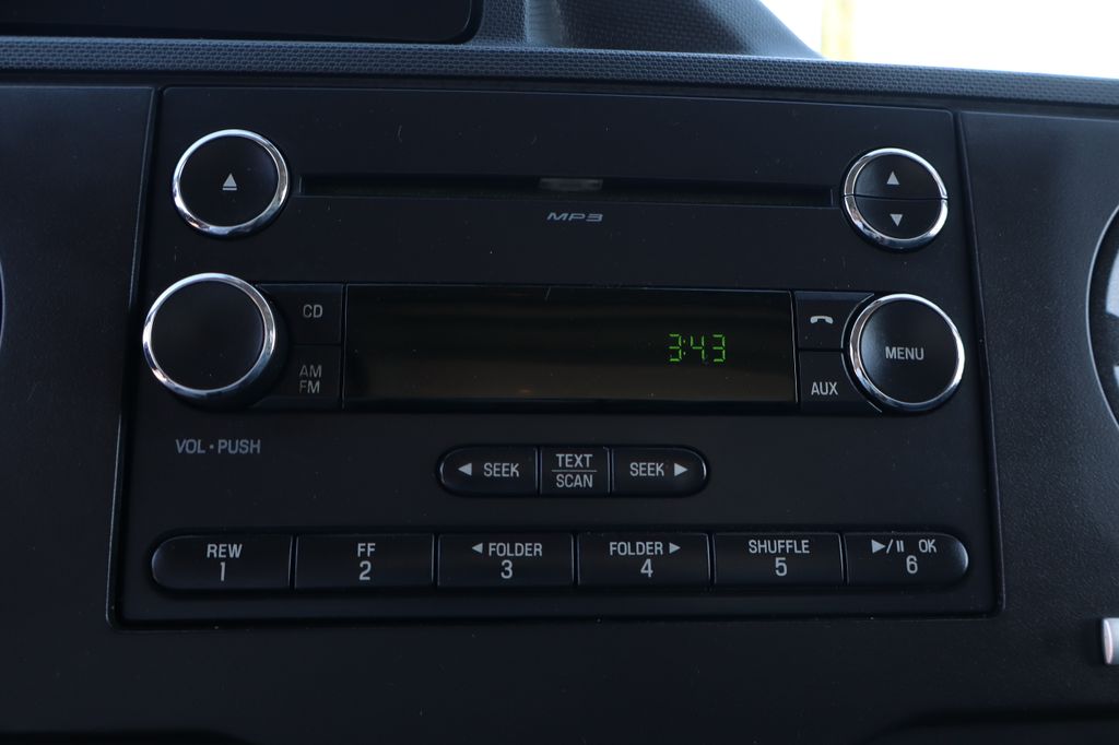 Used 2017 Ford E-450 Cutaway - photo 25