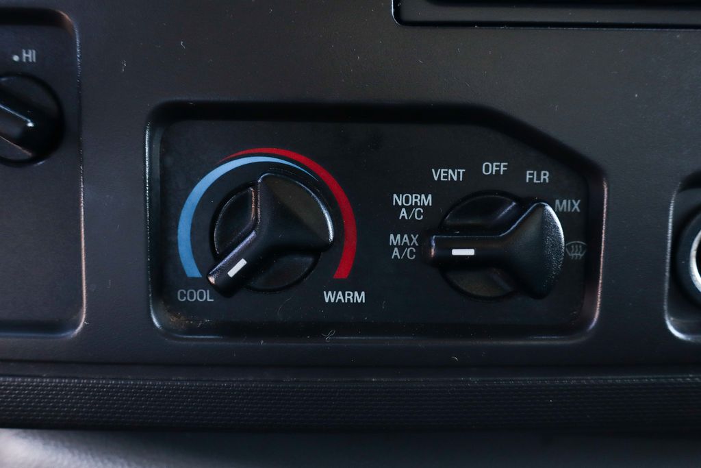 Used 2017 Ford E-450 Cutaway - photo 27