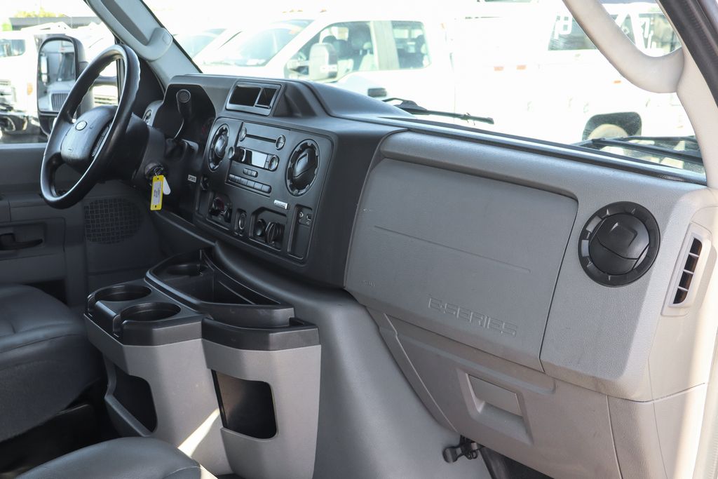 Used 2017 Ford E-450 Cutaway - photo 30