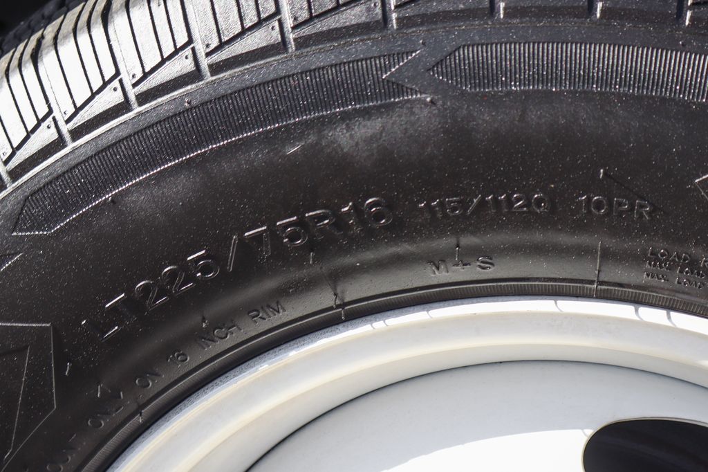 Used 2017 Ford E-450 Cutaway - photo 34