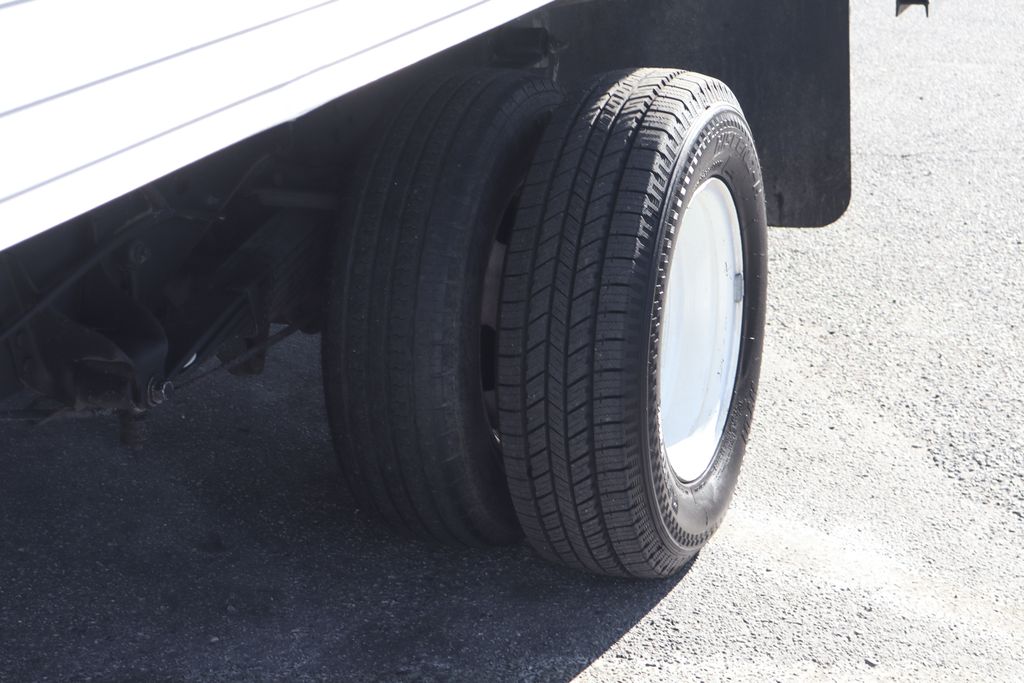 Used 2017 Ford E-450 Cutaway - photo 36