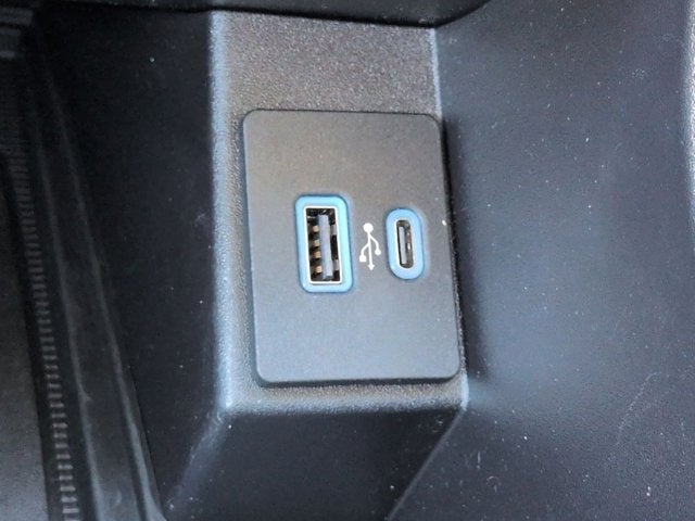 Used 2023 Ford Edge Titanium - photo 21