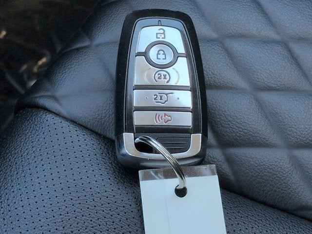 Used 2023 Ford Edge Titanium - photo 27