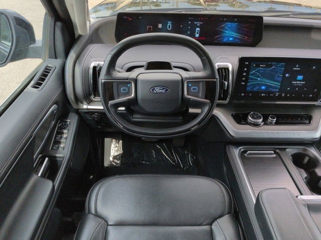Used 2025 Ford Expedition Platinum - photo 13