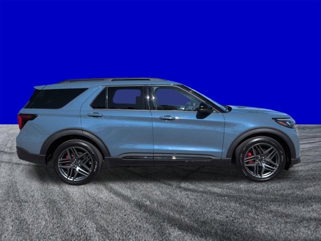 Used 2025 Ford Explorer ST - photo 3