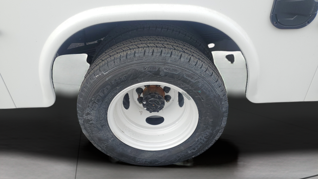 New 1996 Ford E-450 Cutaway - photo 12