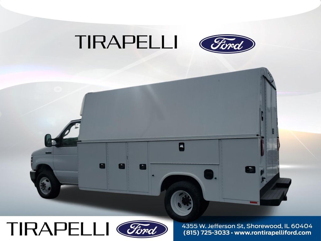 New 1996 Ford E-450 - photo 2