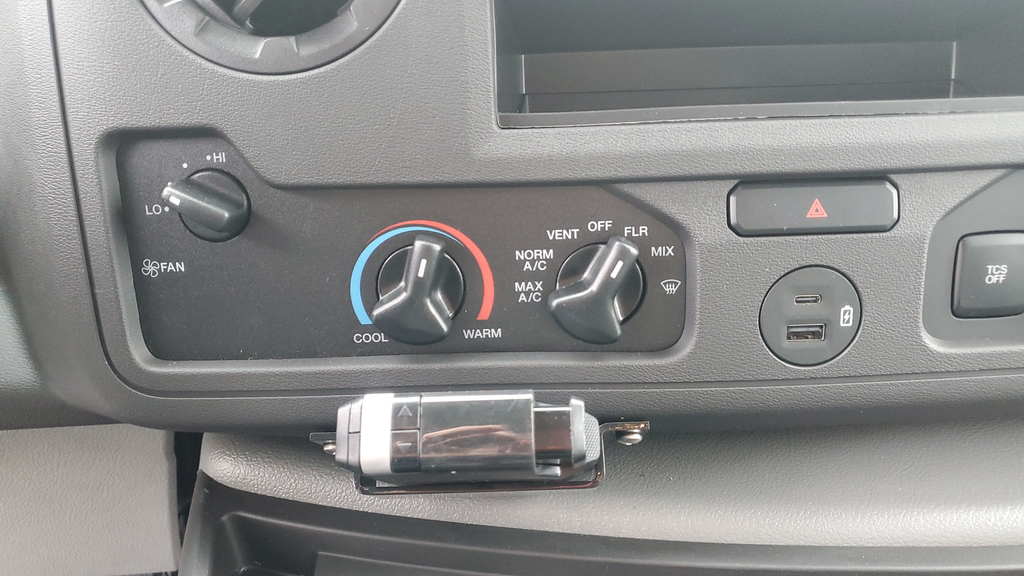 New 1996 Ford E-450 Cutaway - photo 27