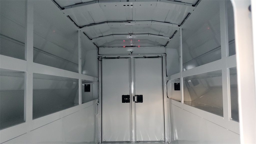 New 1996 Ford E-450 Cutaway - photo 30
