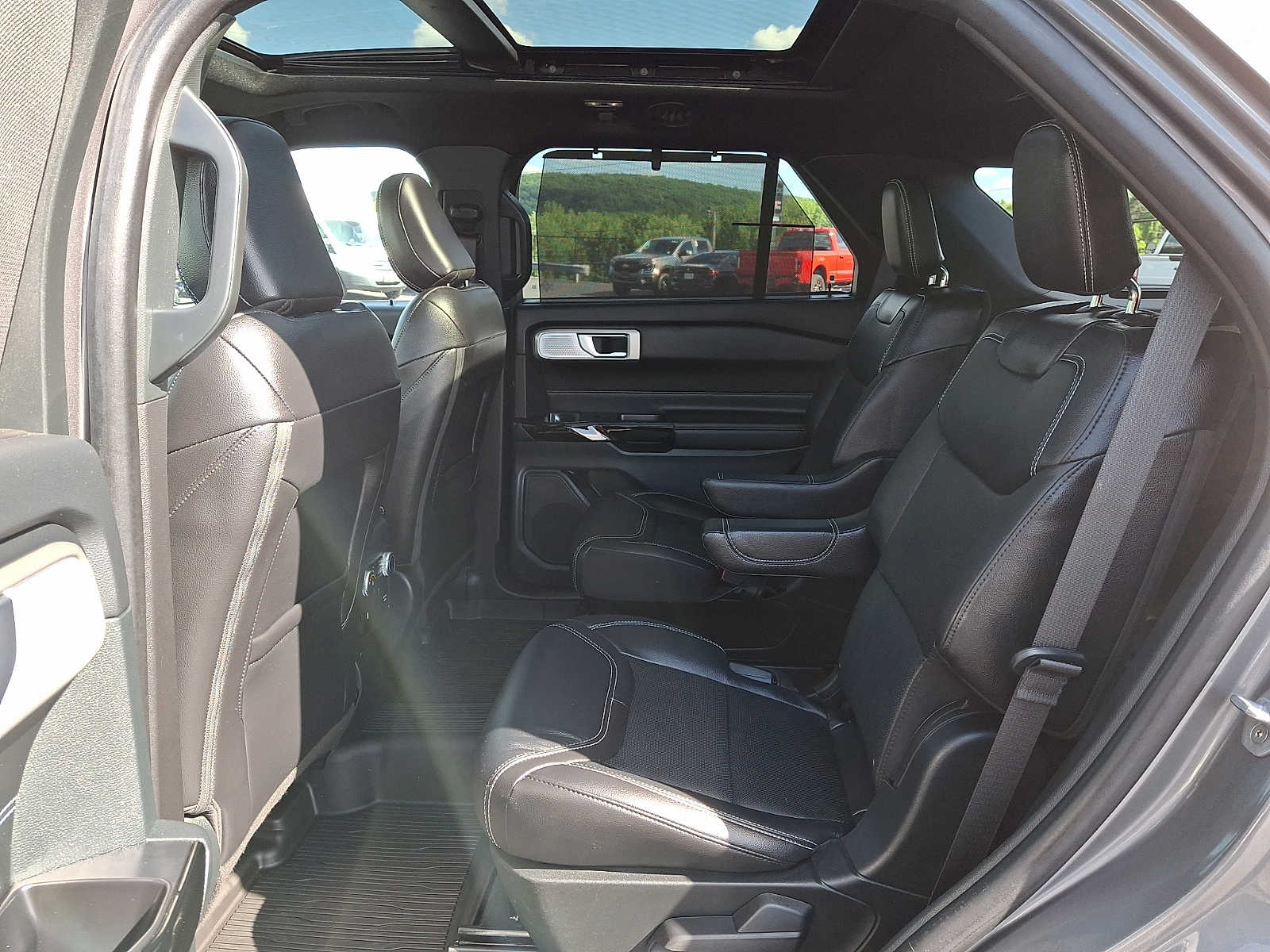 Used 2023 Ford Explorer ST - photo 10