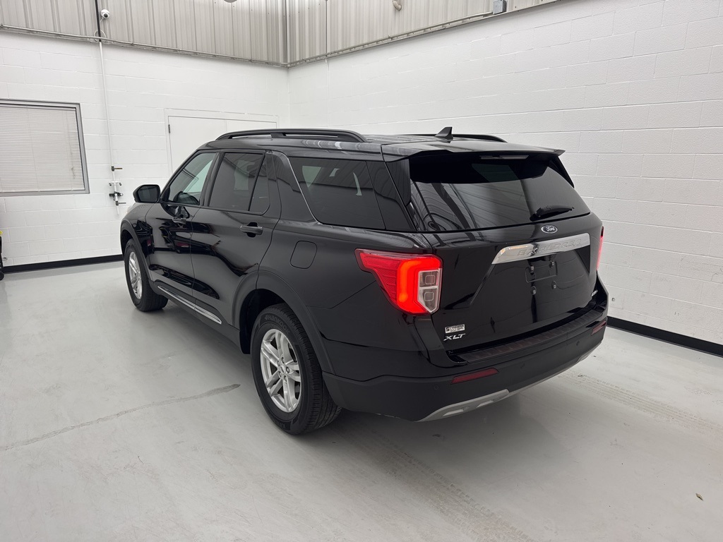 Used 2022 Ford Explorer XLT 4WD SUV - photo 11