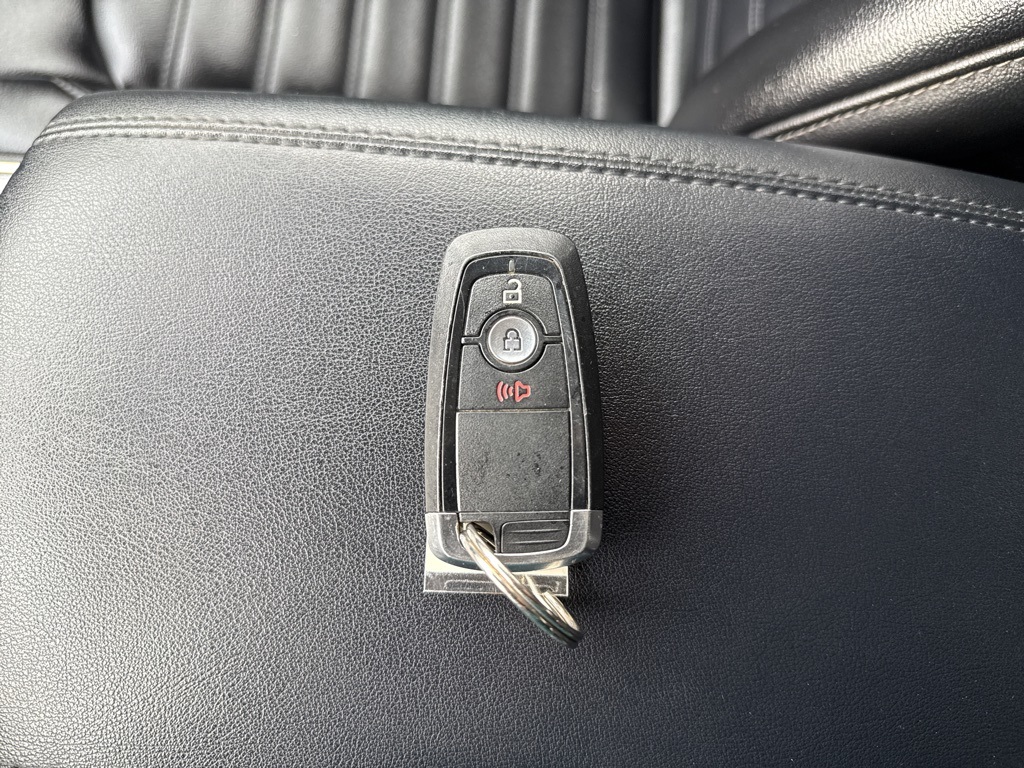 Used 2021 Ford Edge SEL SUV - photo 22