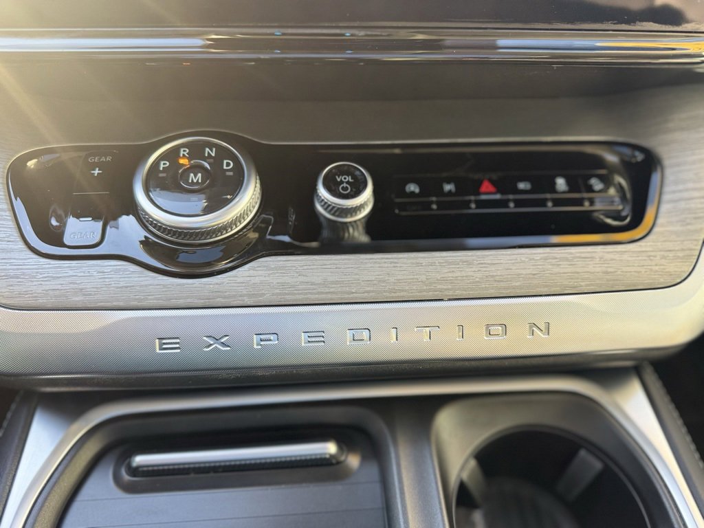 Used 2025 Ford Expedition MAX Platinum - photo 18