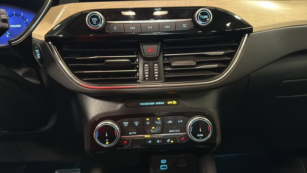Used 2022 Ford Escape Titanium - photo 22