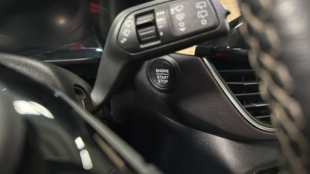 Used 2022 Ford Escape Titanium - photo 25