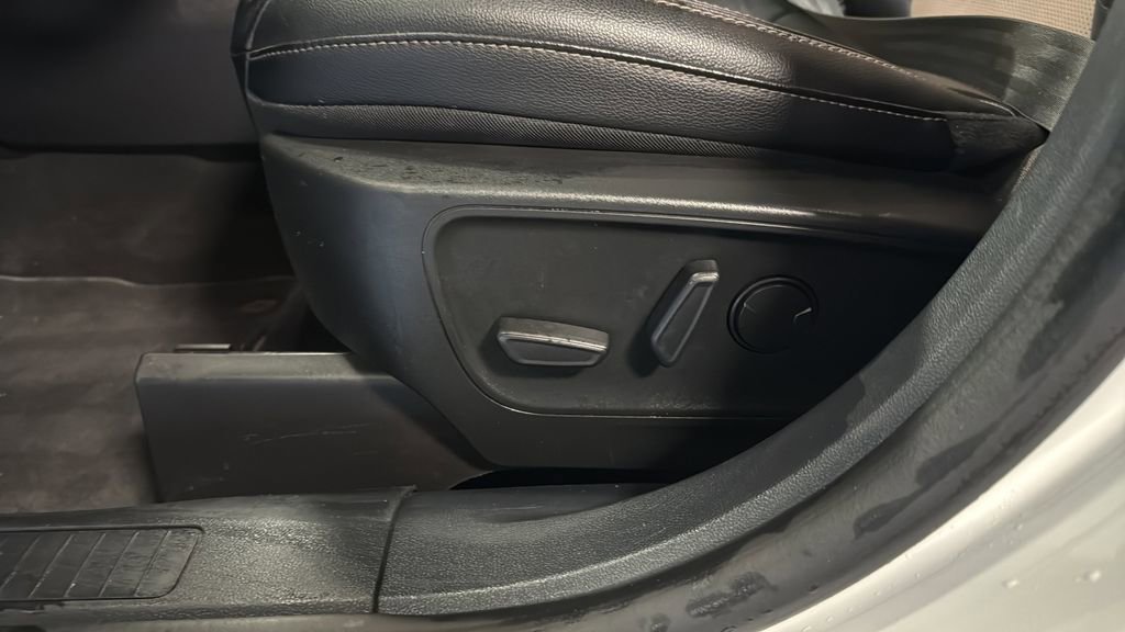 Used 2022 Ford Escape Titanium - photo 30