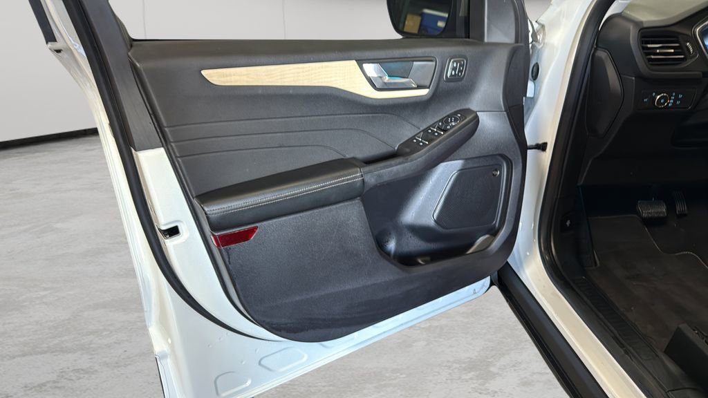 Used 2022 Ford Escape Titanium - photo 46