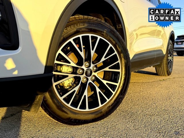 Used 2025 Ford Escape - photo 2