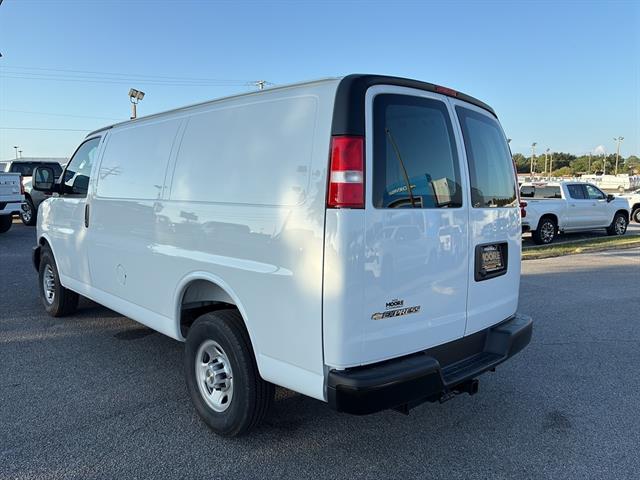 New 2025 Chevrolet Express 2500 Empty Cargo Van - photo 5