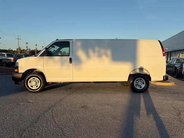 New 2025 Chevrolet Express 3500 Empty Cargo Van - photo 4