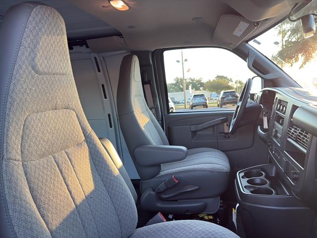 New 2025 Chevrolet Express 3500 Empty Cargo Van - photo 9